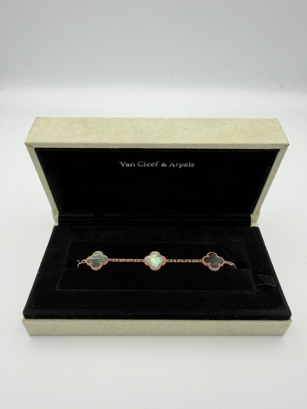 img_6829 Van Cleef Alhambra - Image 1