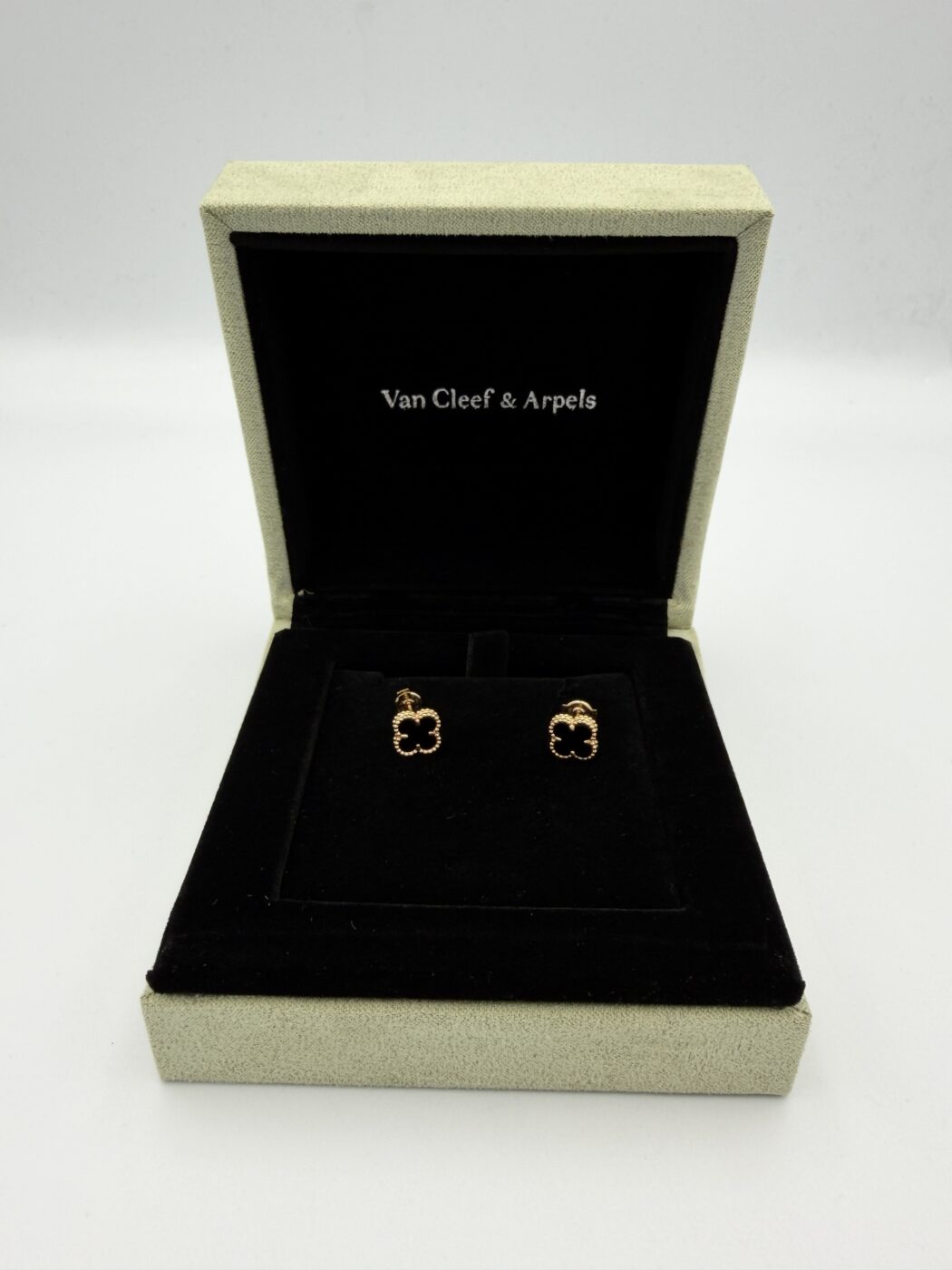 img_6896 Van Cleef Alhambra - Image 1