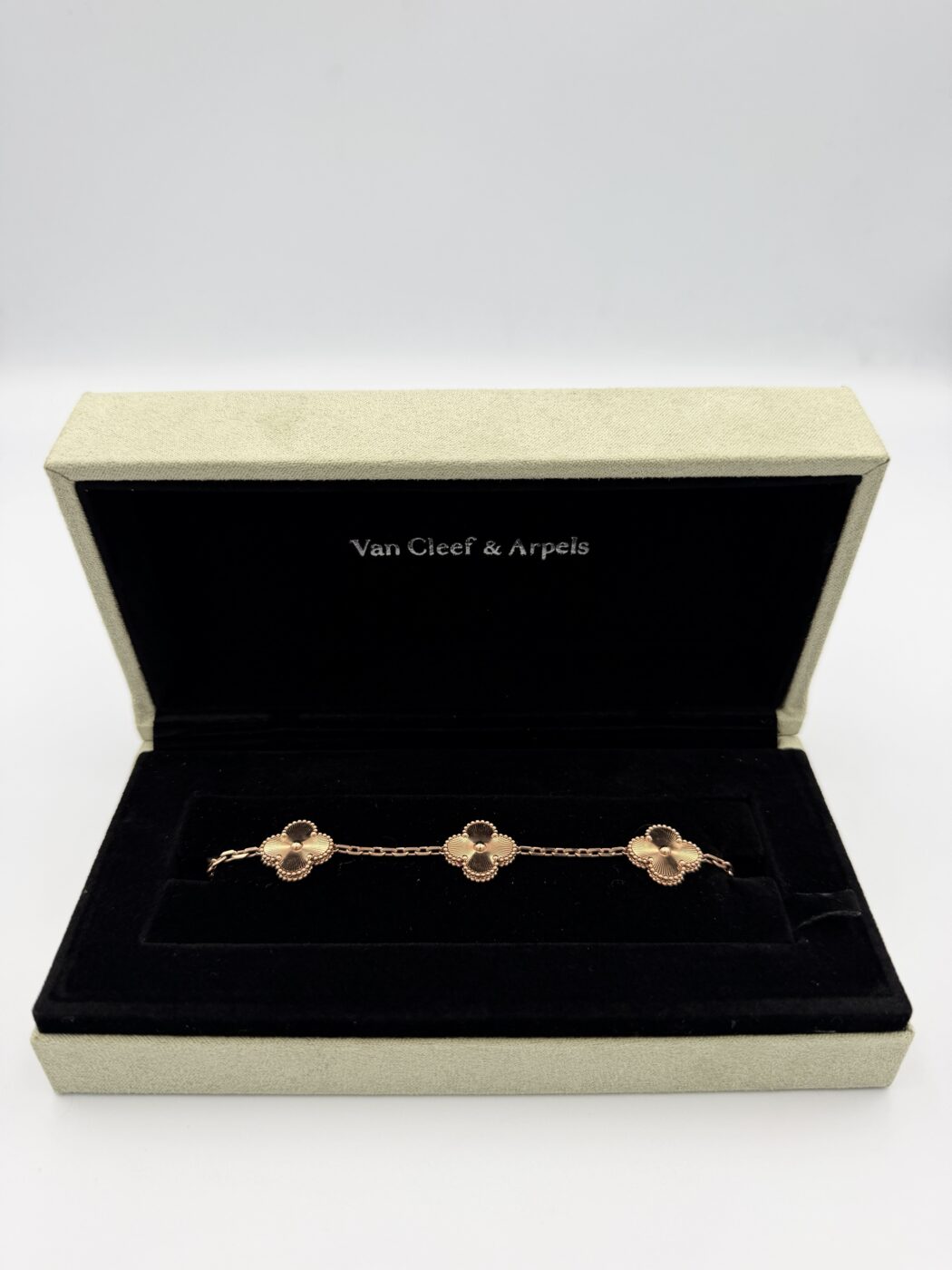 img_6858 Van Cleef Alhambra - Image 1